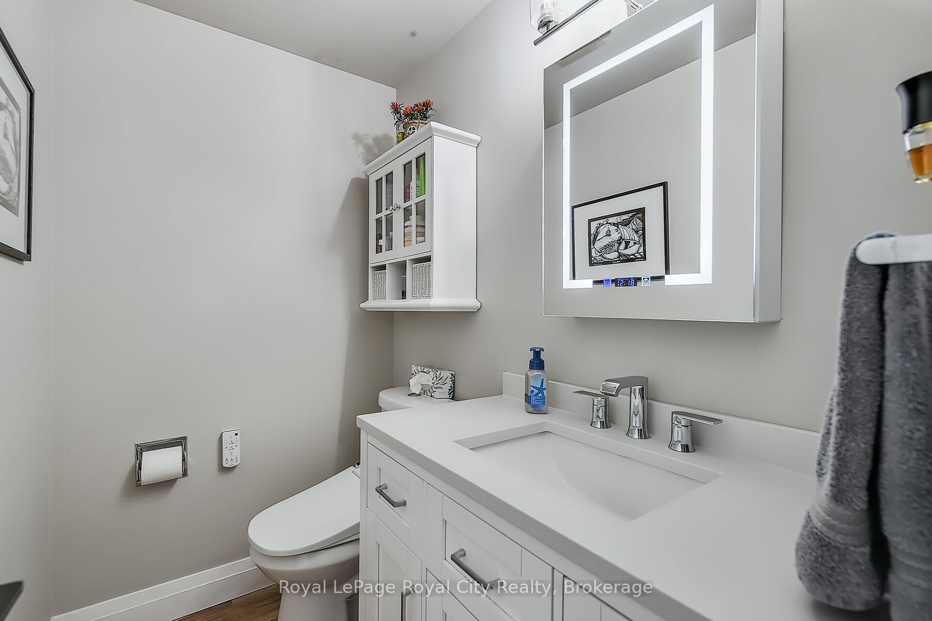 Photo 14 of 30 Springdale Boulevard, Guelph, Willow West/Sugarbush/West Acres — HOMEH