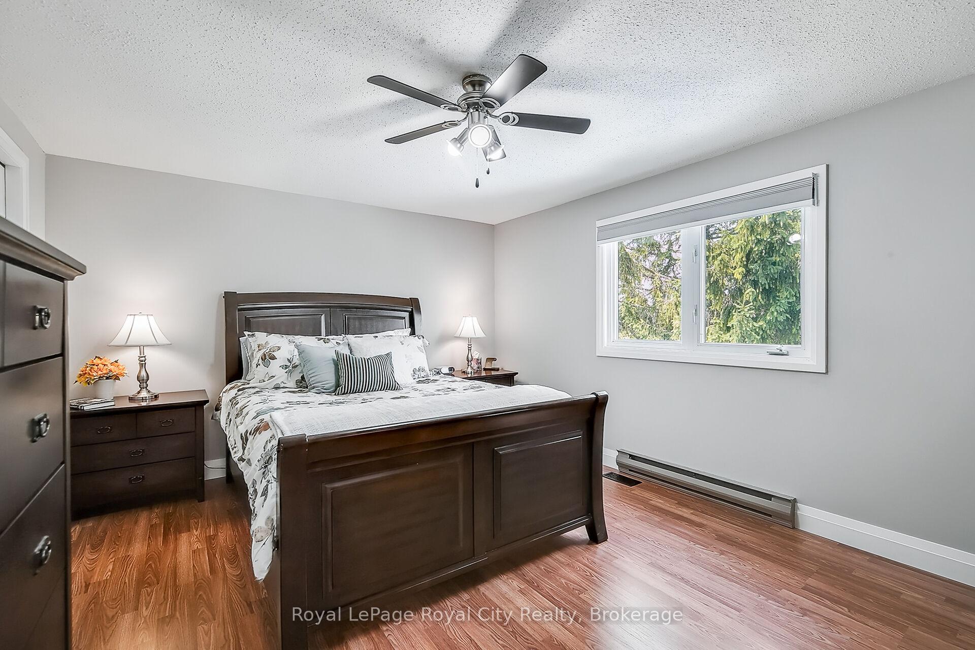 Photo 17 of 30 Springdale Boulevard, Guelph, Willow West/Sugarbush/West Acres — HOMEH