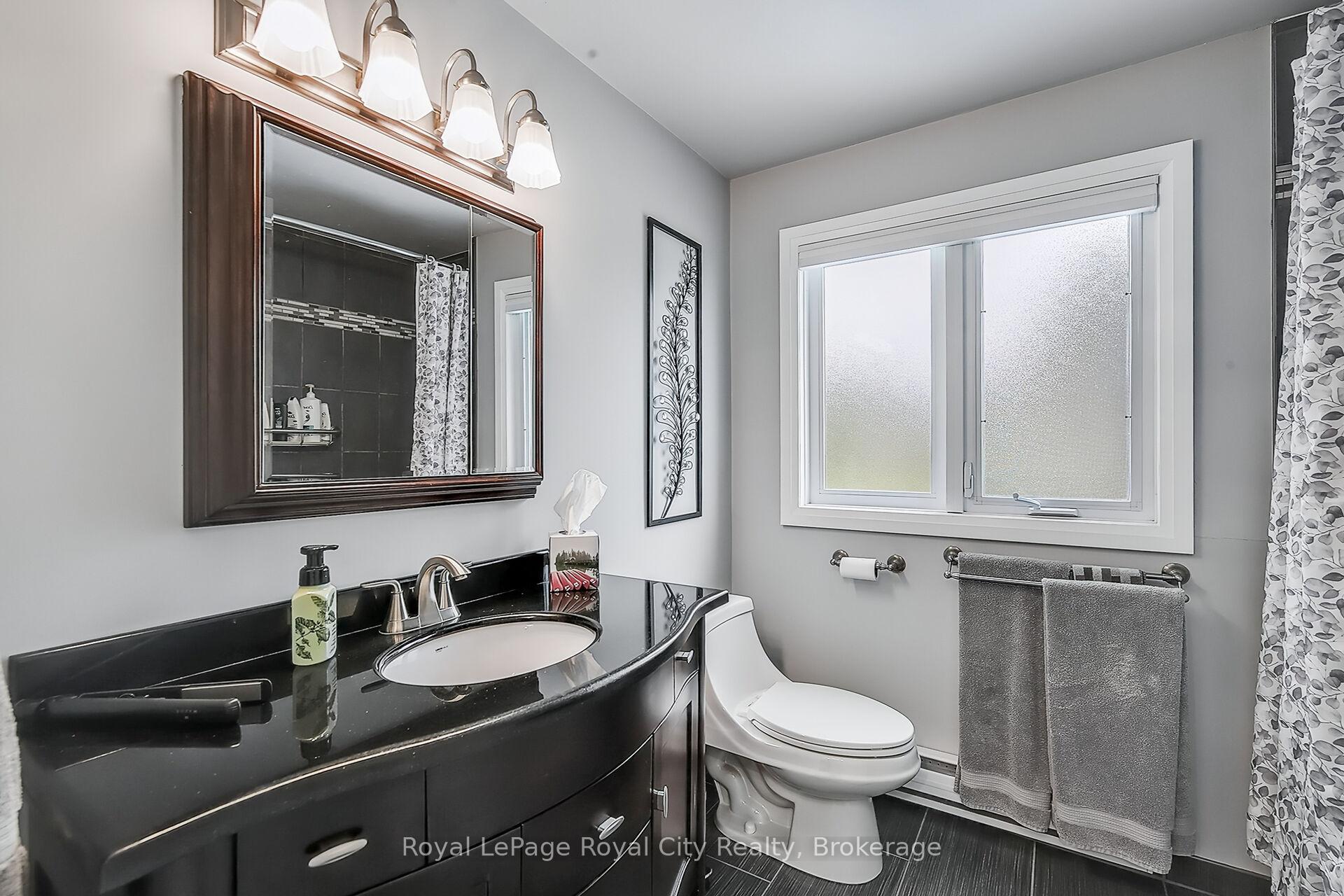 Photo 22 of 30 Springdale Boulevard, Guelph, Willow West/Sugarbush/West Acres — HOMEH