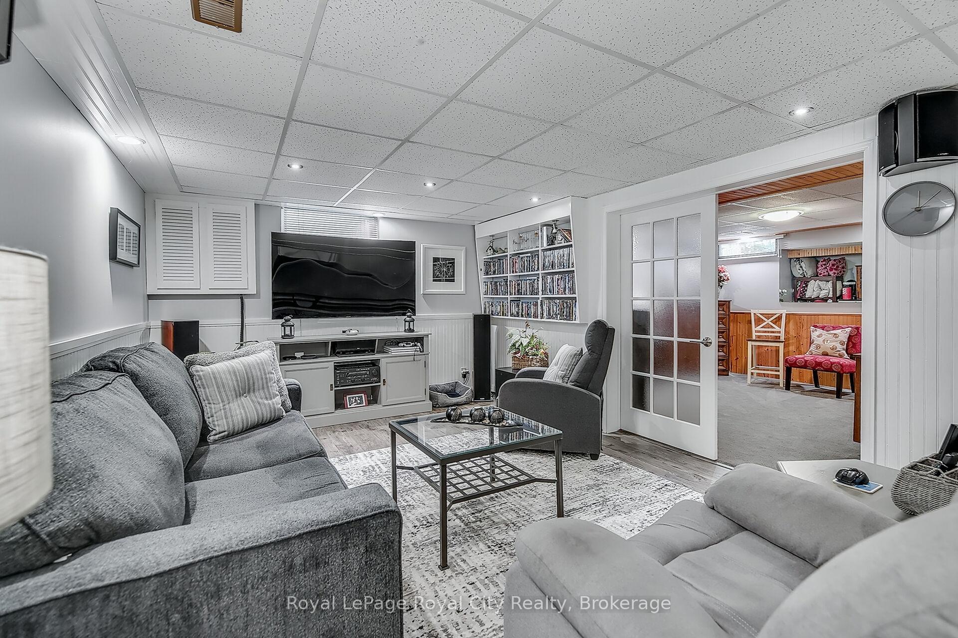 Photo 23 of 30 Springdale Boulevard, Guelph, Willow West/Sugarbush/West Acres — HOMEH