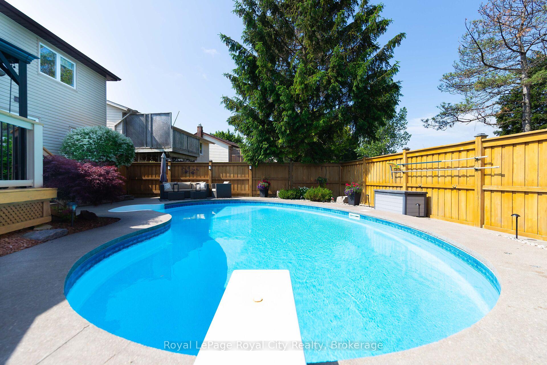 Photo 28 of 30 Springdale Boulevard, Guelph, Willow West/Sugarbush/West Acres — HOMEH