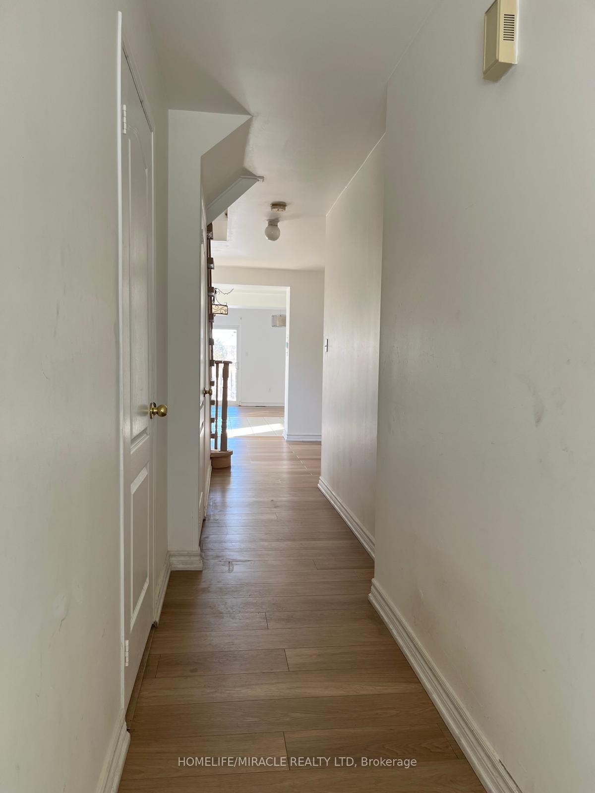 Photo 4 of 49 Sand Cherry Crescent, Brampton, Sandringham-Wellington — HOMEH