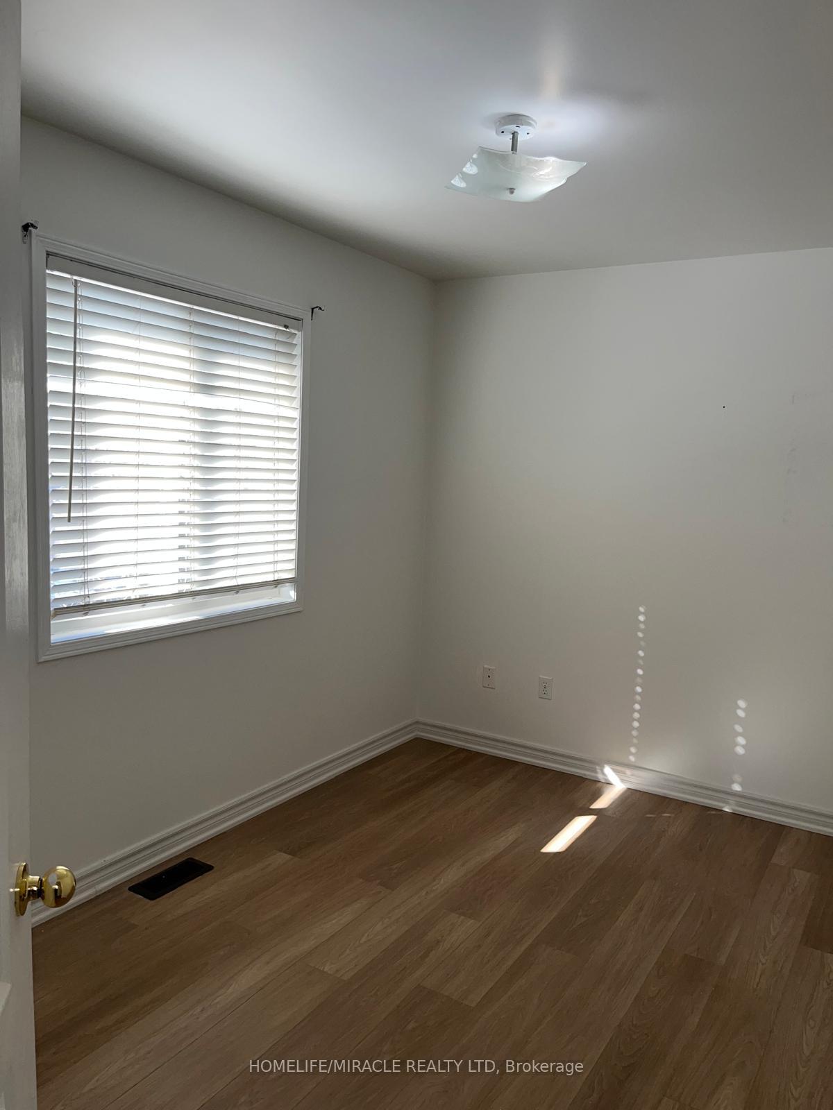 Photo 20 of 49 Sand Cherry Crescent, Brampton, Sandringham-Wellington — HOMEH