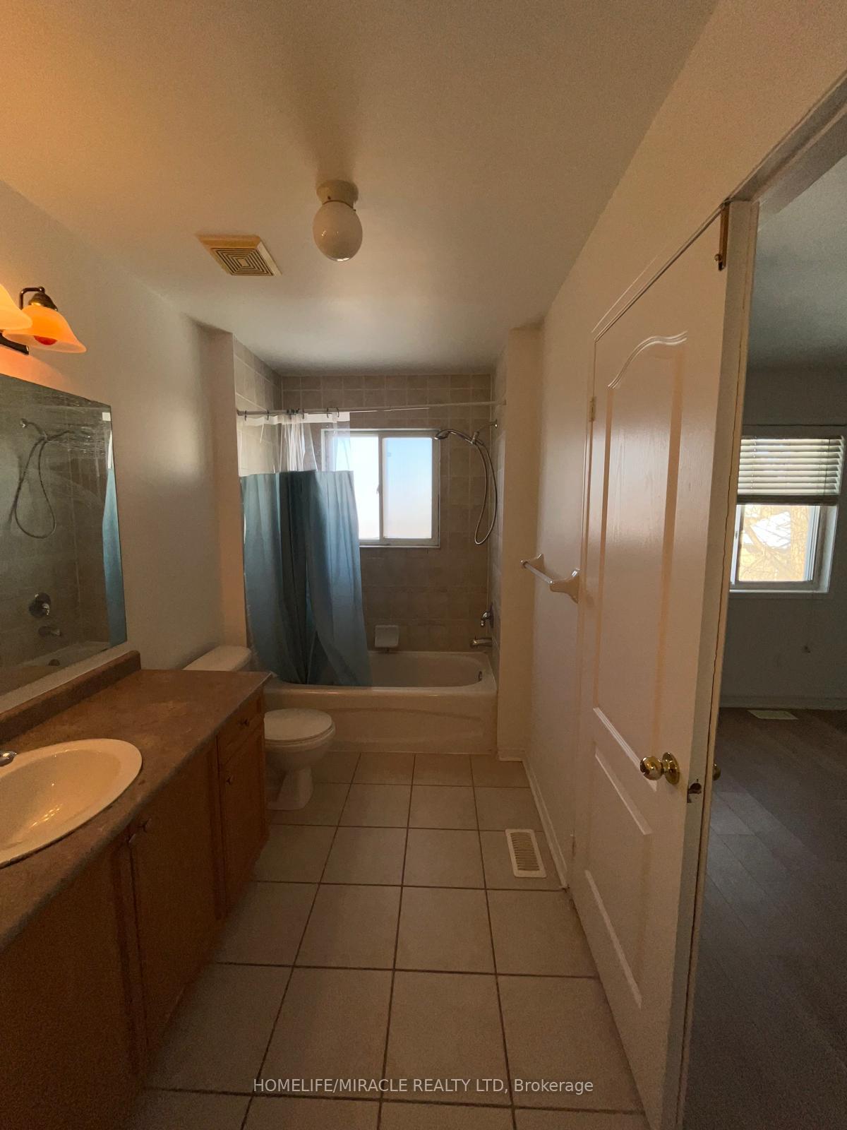 Photo 31 of 49 Sand Cherry Crescent, Brampton, Sandringham-Wellington — HOMEH