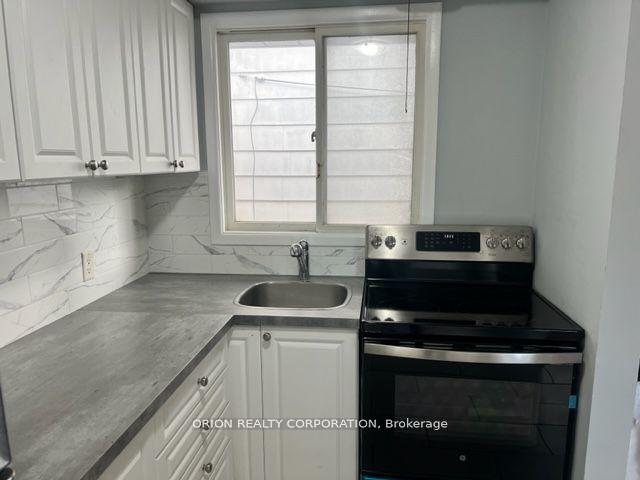 Photo 8 of 359 .5 Strathearn Avenue, Hamilton, Homeside — HOMEH