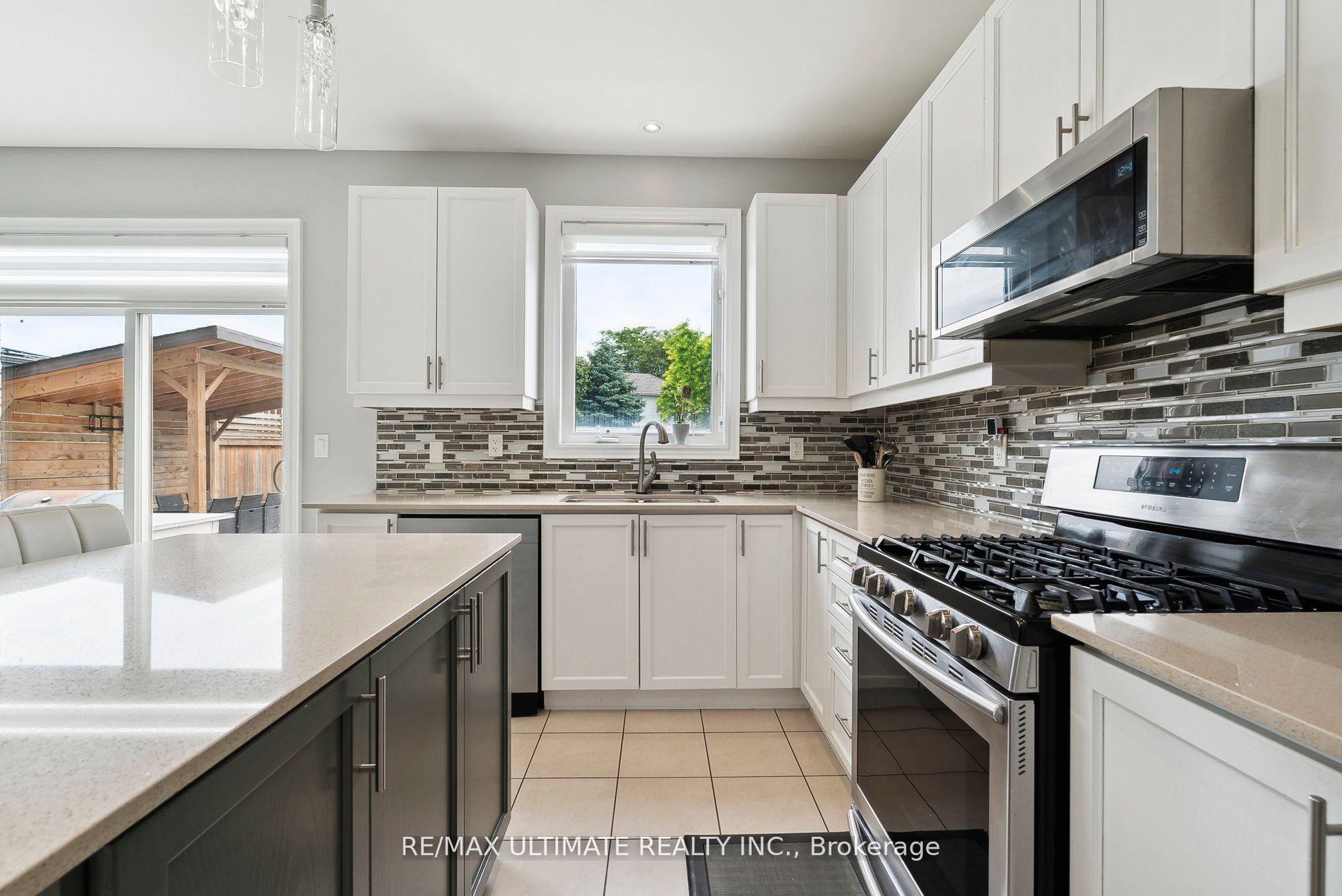 Photo 13 of 204 Strachan Trail, New Tecumseth, Beeton — HOMEH