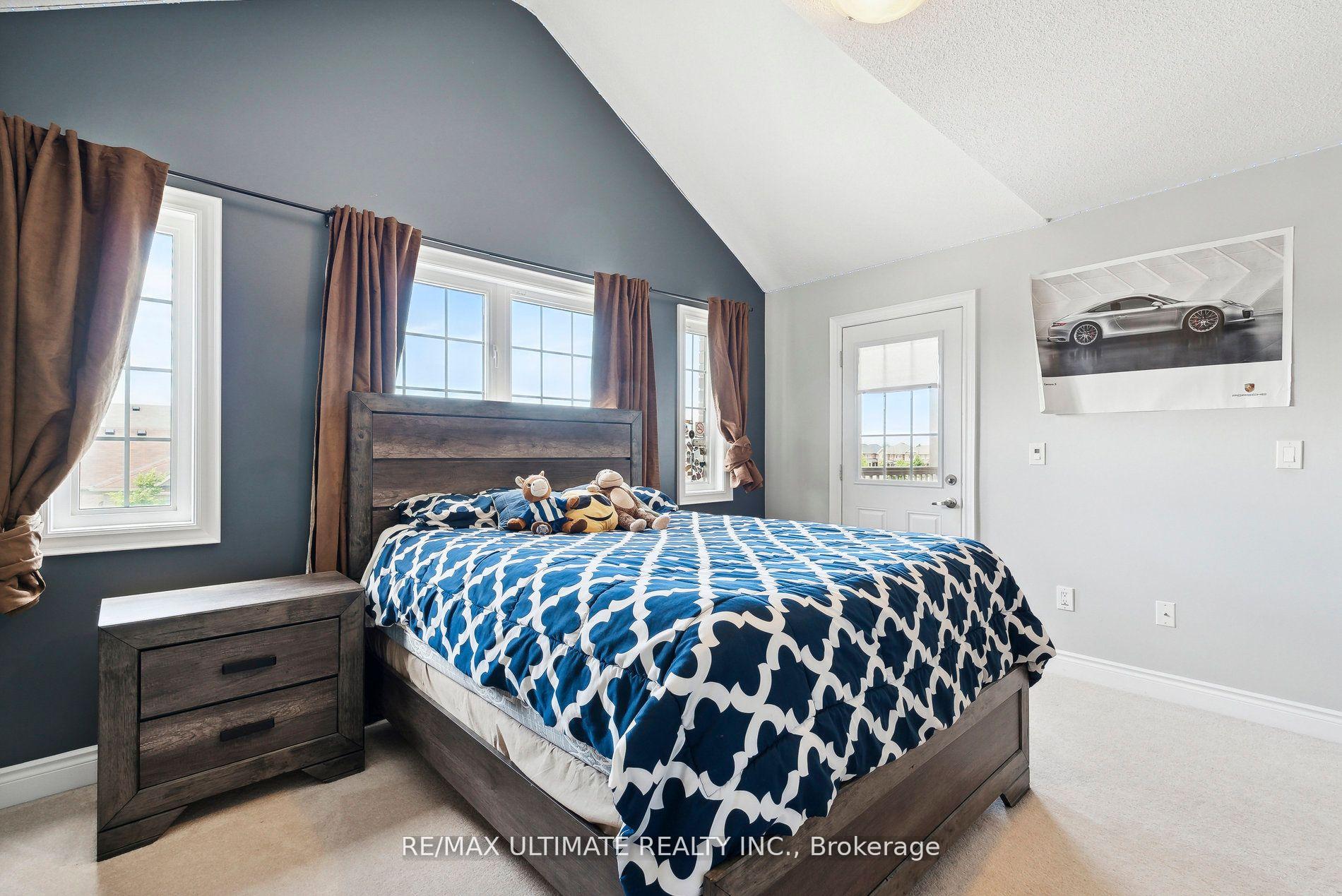 Photo 19 of 204 Strachan Trail, New Tecumseth, Beeton — HOMEH