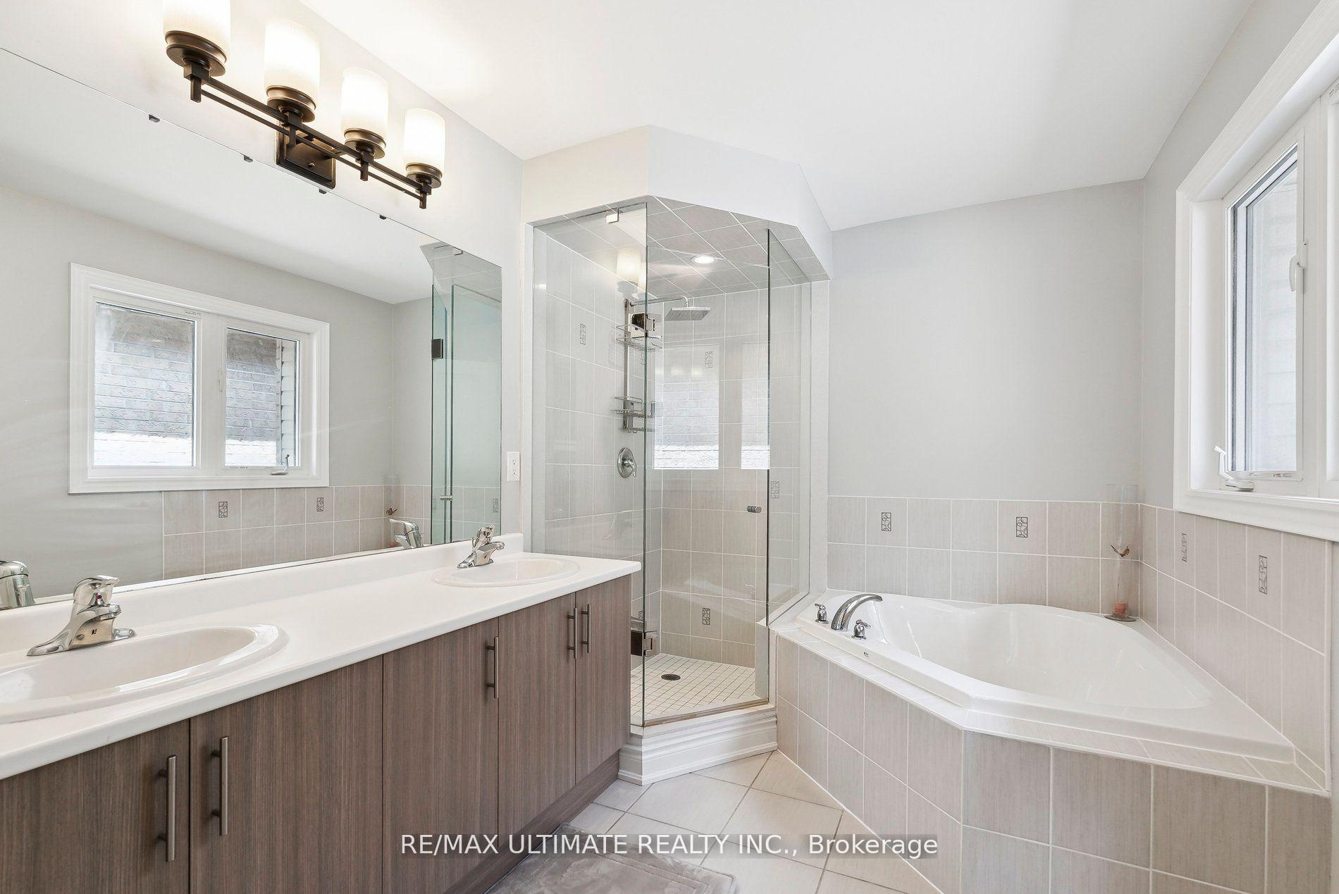 Photo 23 of 204 Strachan Trail, New Tecumseth, Beeton — HOMEH