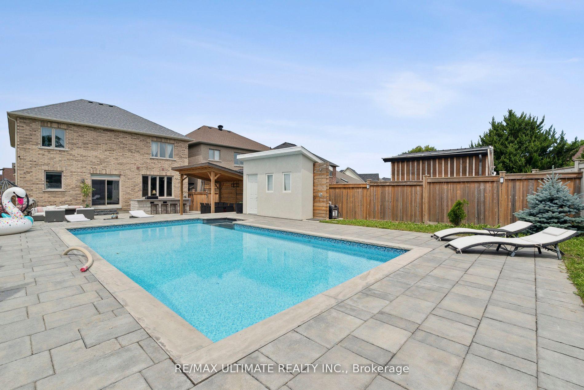 Photo 34 of 204 Strachan Trail, New Tecumseth, Beeton — HOMEH