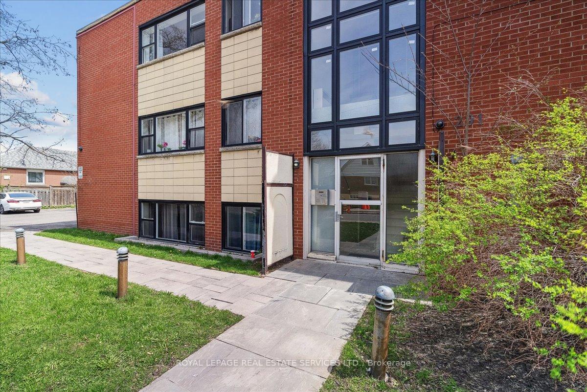 Photo 4 of 291 East 38th Street, Hamilton, Raleigh — HOMEH