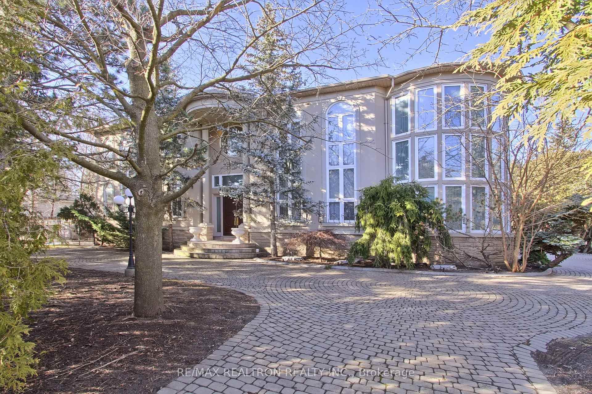 Photo 2 of 38 Thornridge Drive, Vaughan, Crestwood-Springfarm-Yorkhill — HOMEH