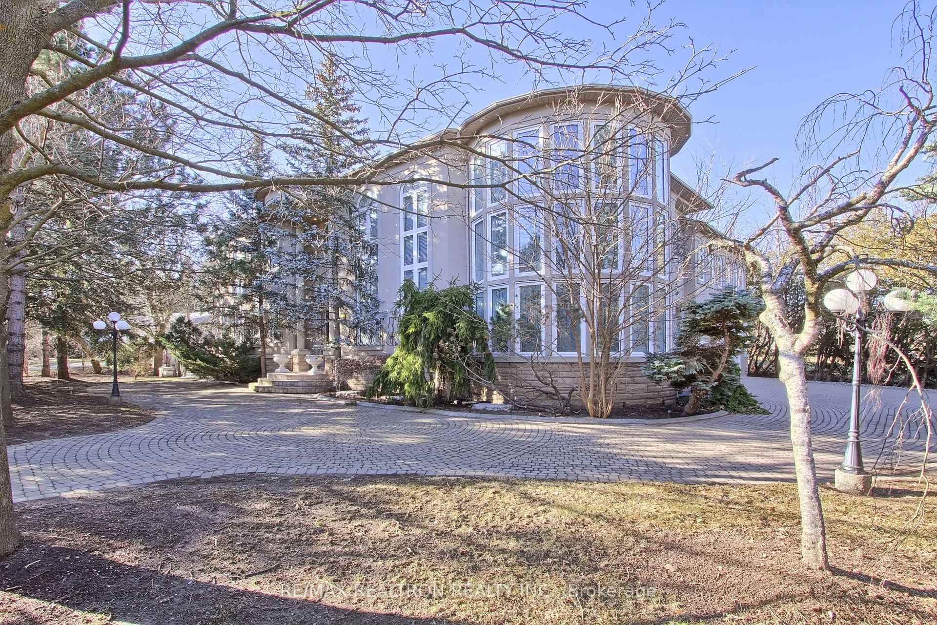 Photo 4 of 38 Thornridge Drive, Vaughan, Crestwood-Springfarm-Yorkhill — HOMEH