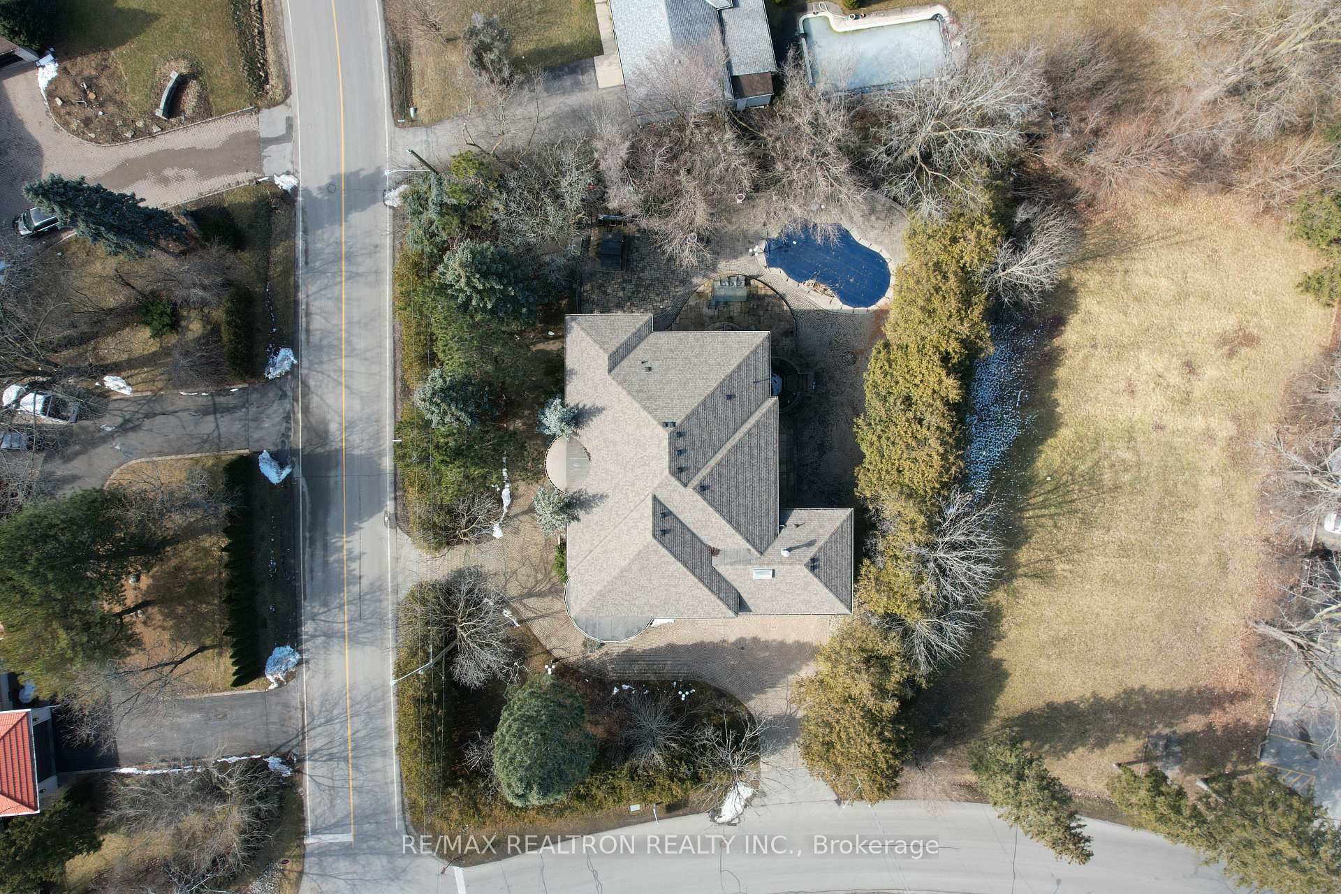 Photo 12 of 38 Thornridge Drive, Vaughan, Crestwood-Springfarm-Yorkhill — HOMEH