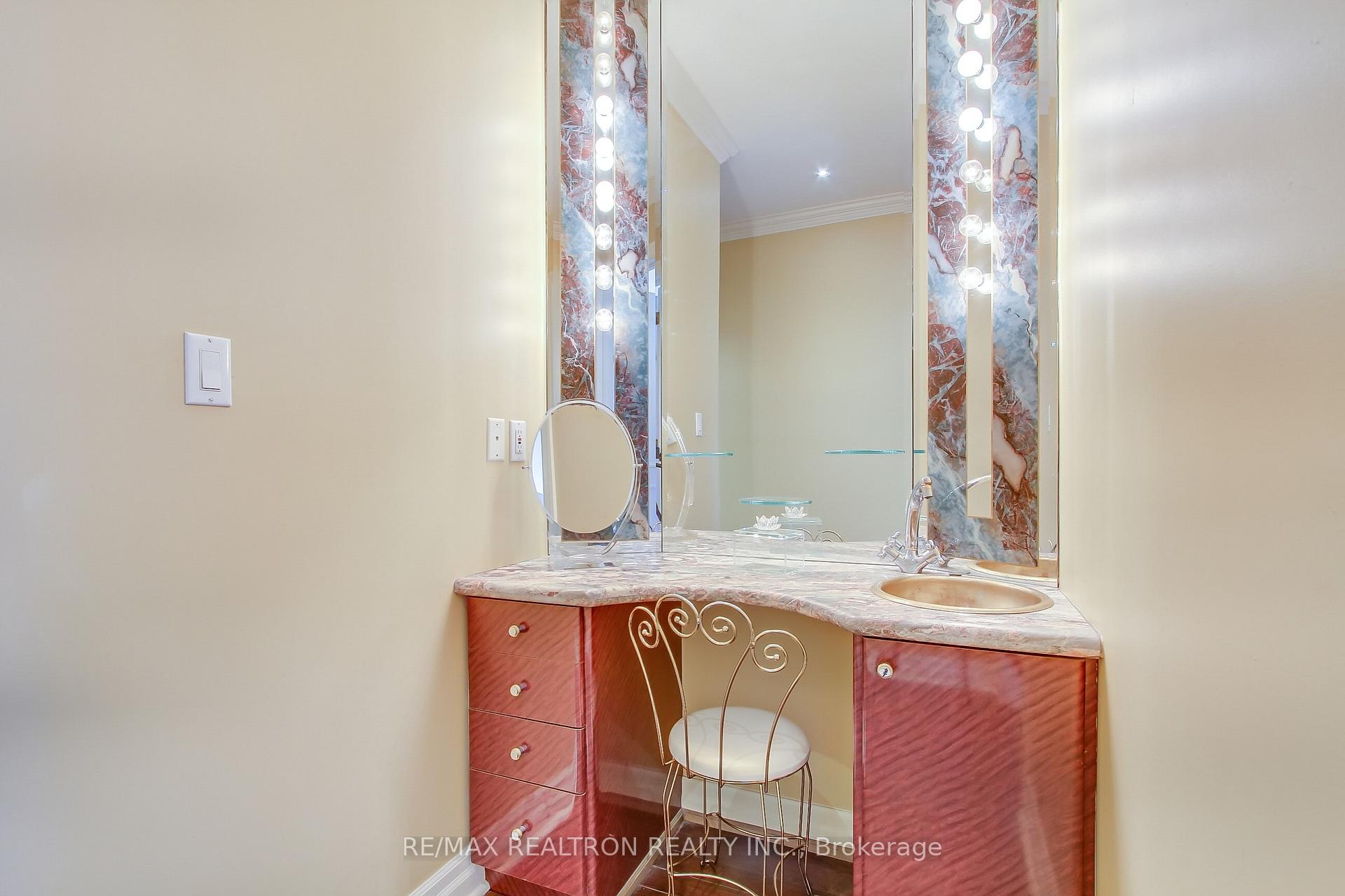 Photo 36 of 38 Thornridge Drive, Vaughan, Crestwood-Springfarm-Yorkhill — HOMEH