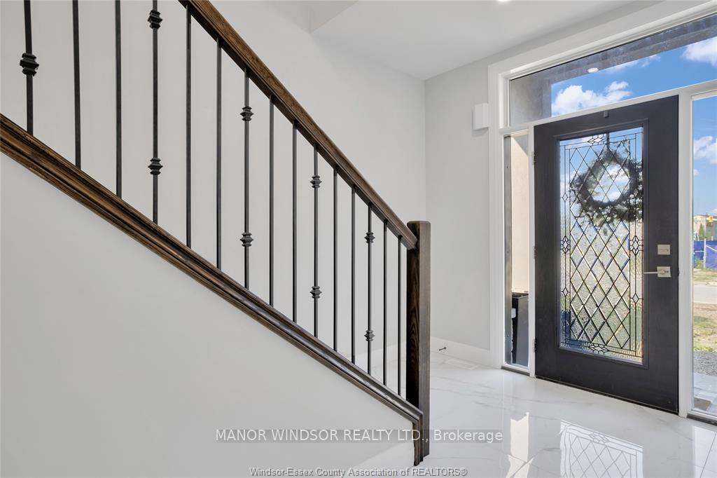 Photo 2 of 1632 Bowler Drive, Windsor — HOMEH