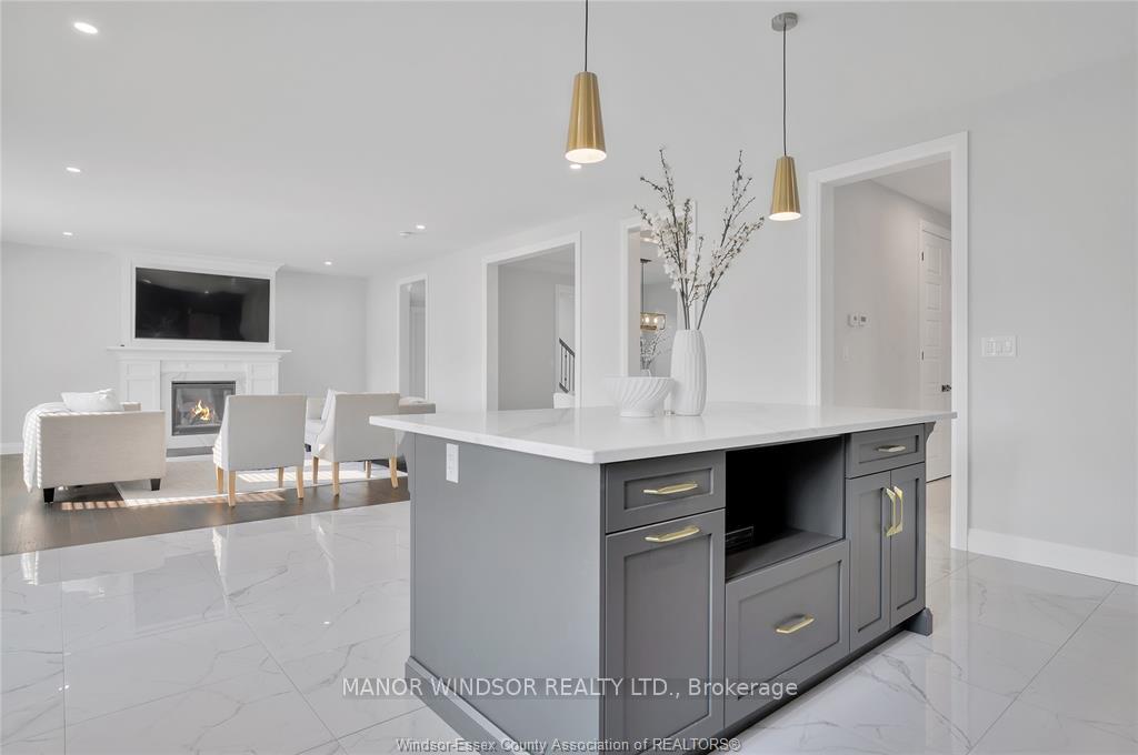 Photo 3 of 1632 Bowler Drive, Windsor — HOMEH