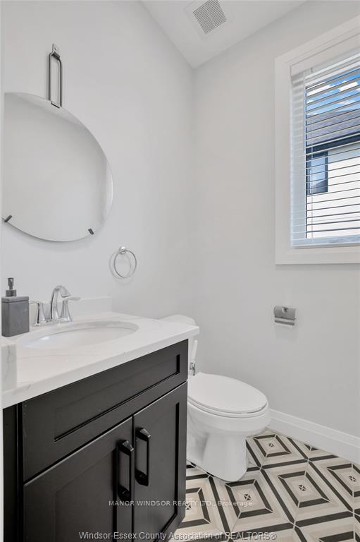 Photo 13 of 1632 Bowler Drive, Windsor — HOMEH