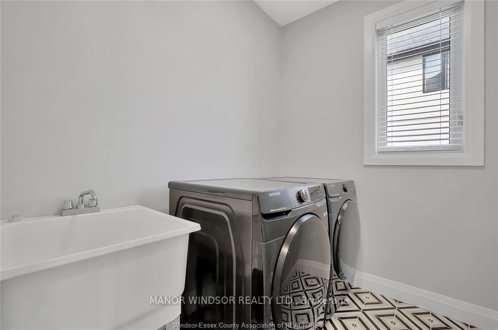 Photo 15 of 1632 Bowler Drive, Windsor — HOMEH