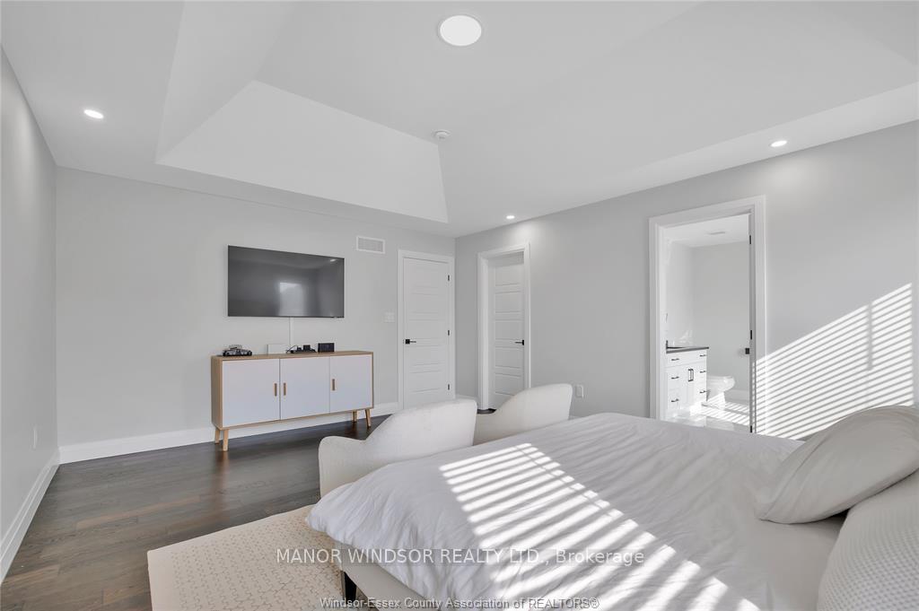 Photo 18 of 1632 Bowler Drive, Windsor — HOMEH