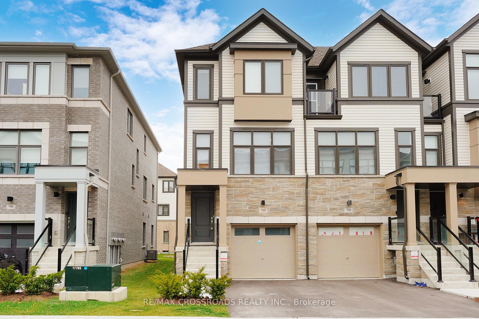Front of 788 Kootenay Path