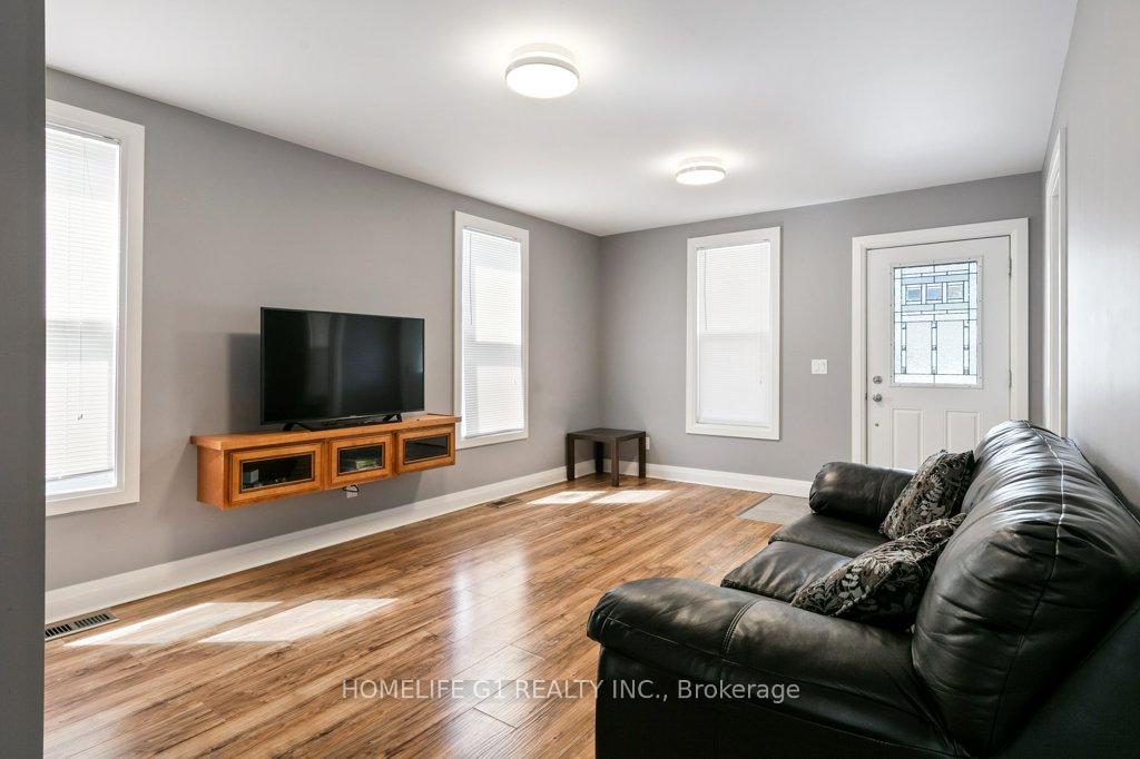 Photo 5 of 3161 Peter Street, Windsor — HOMEH