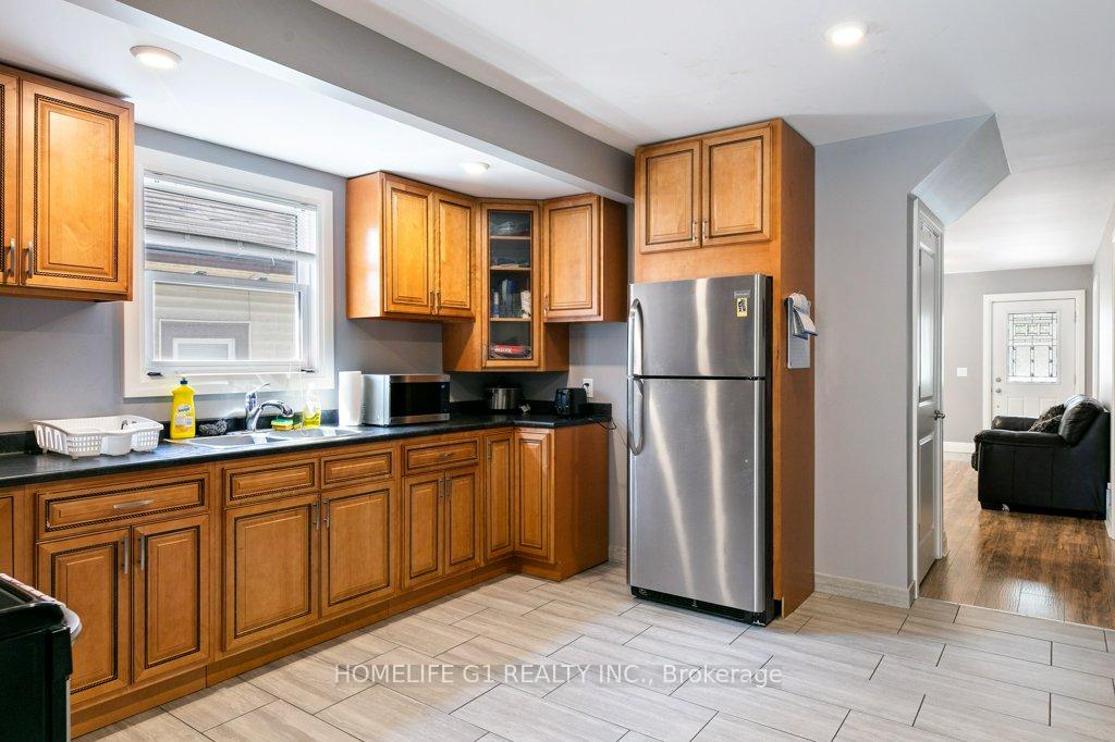 Photo 6 of 3161 Peter Street, Windsor — HOMEH