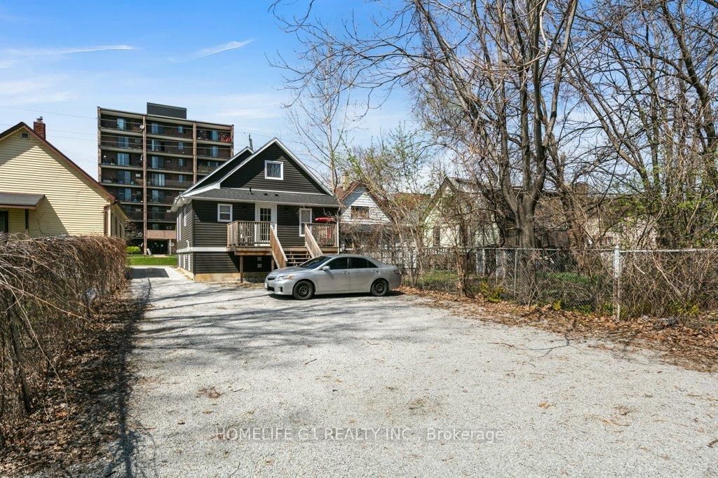 Photo 17 of 3161 Peter Street, Windsor — HOMEH