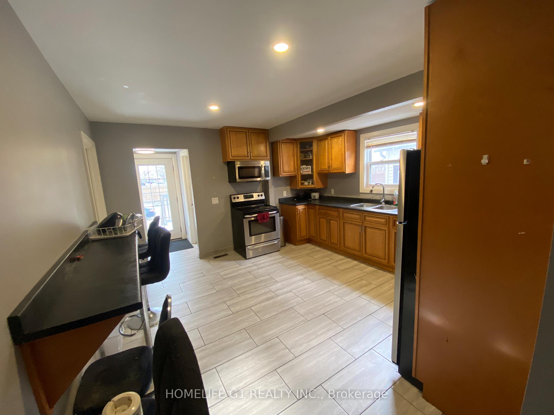 Photo 35 of 3161 Peter Street, Windsor — HOMEH