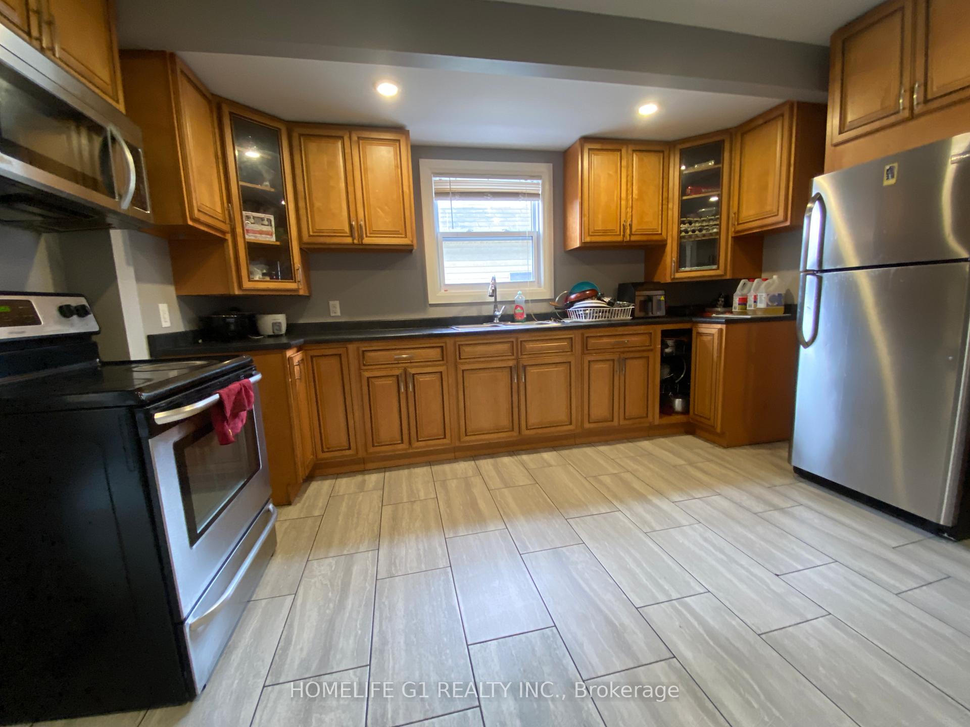 Photo 25 of 3161 Peter Street, Windsor — HOMEH