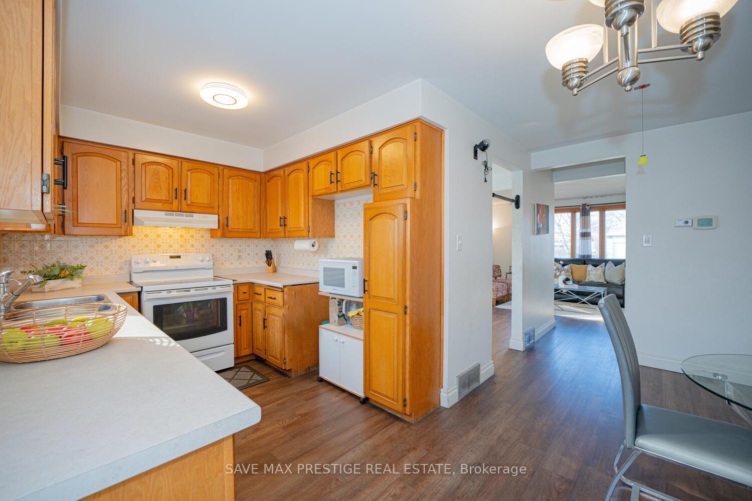Photo 6 of 84 Wimbleton Crescent, Kitchener — HOMEH