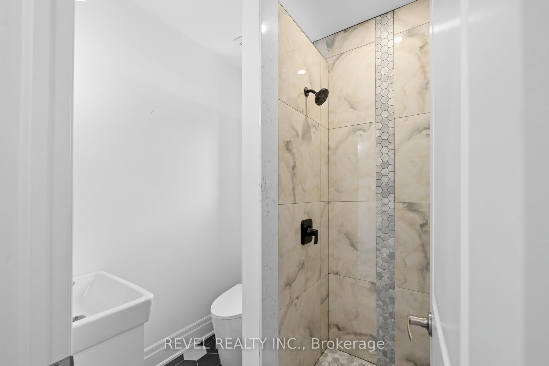 Photo 4 of Unit #A, 153 Bay Street, Hamilton, Central — HOMEH