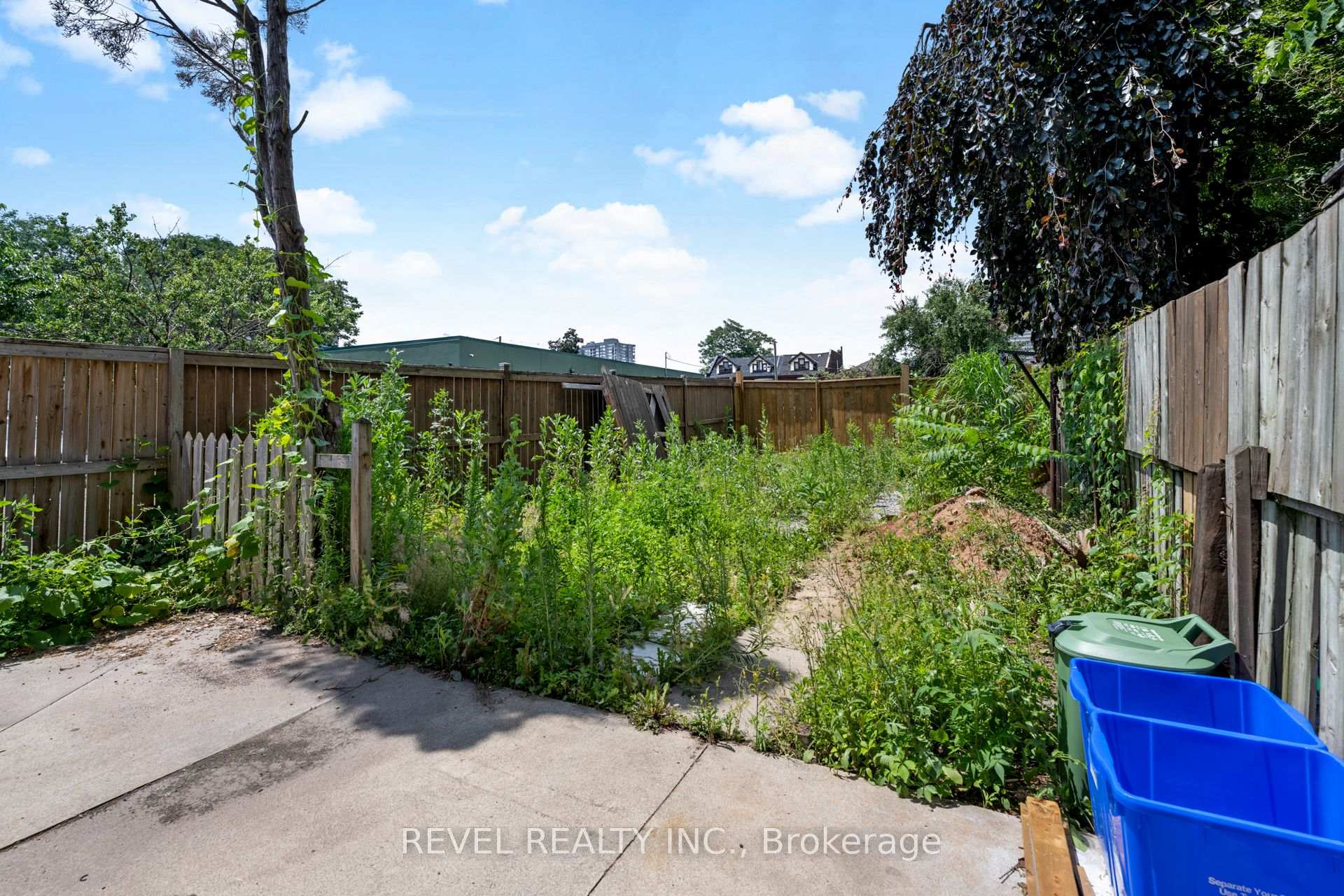 Photo 11 of Unit #A, 153 Bay Street, Hamilton, Central — HOMEH