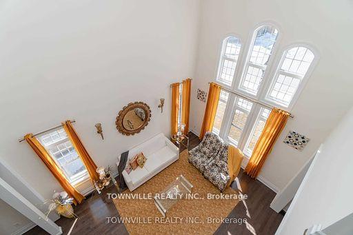 Photo 10 of 13 John Carrol Drive, Welland, Broadway — HOMEH