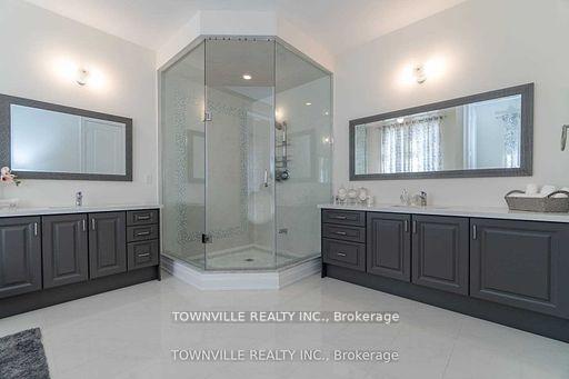 Photo 12 of 13 John Carrol Drive, Welland, Broadway — HOMEH