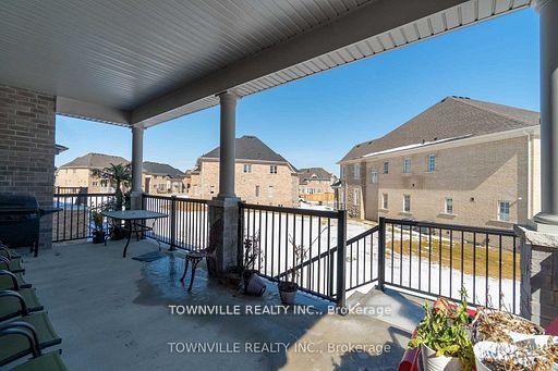 Photo 13 of 13 John Carrol Drive, Welland, Broadway — HOMEH