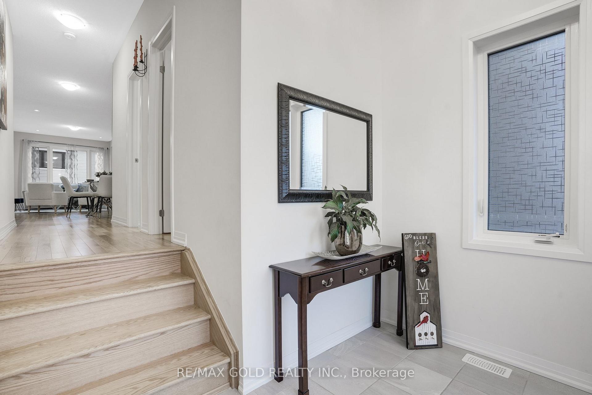 Photo 2 of 40 Weylie Street, Hamilton, Mount Hope — HOMEH