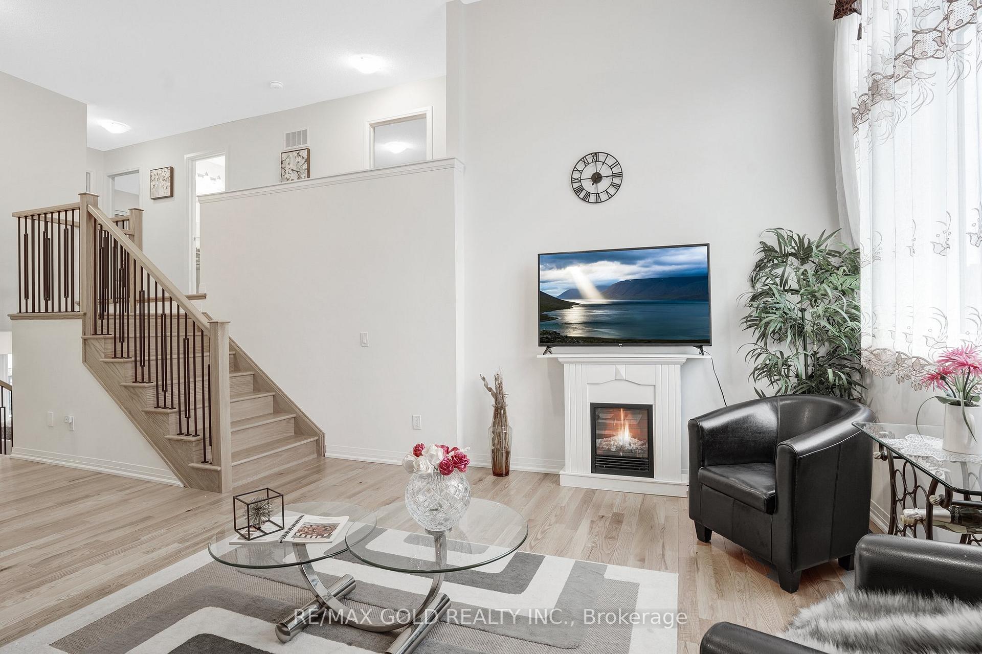 Photo 11 of 40 Weylie Street, Hamilton, Mount Hope — HOMEH