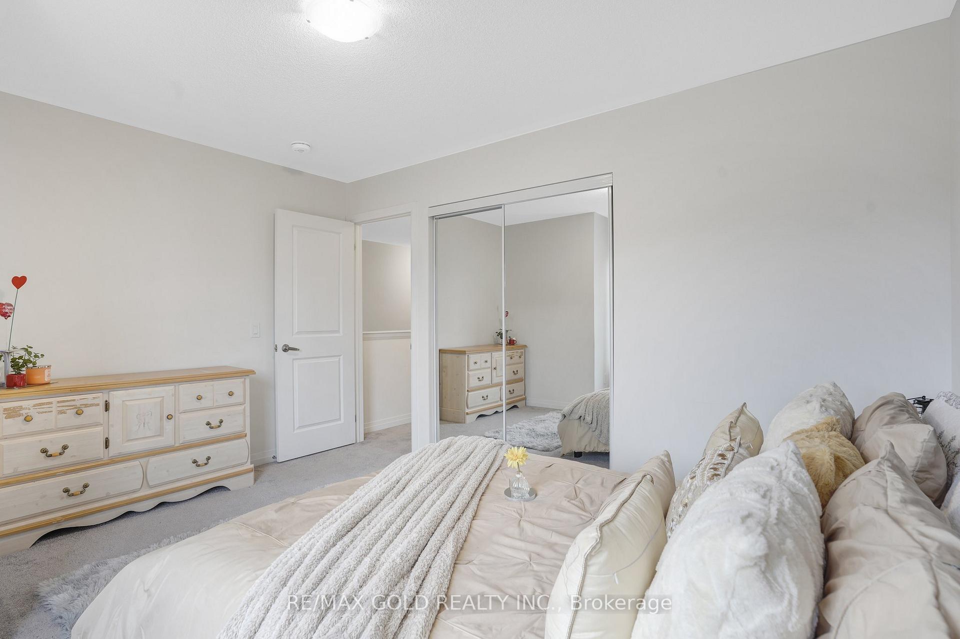 Photo 12 of 40 Weylie Street, Hamilton, Mount Hope — HOMEH