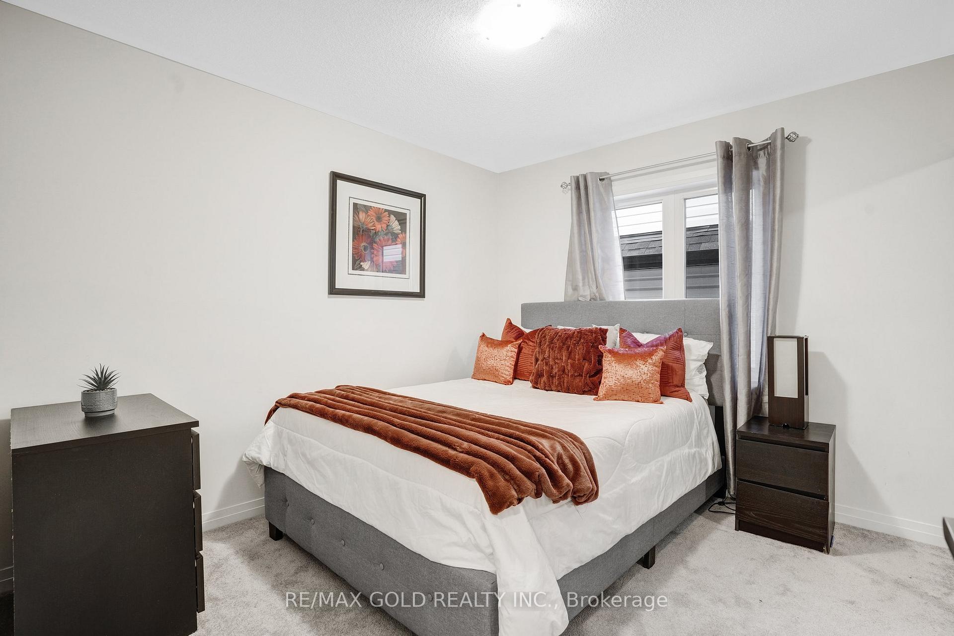Photo 14 of 40 Weylie Street, Hamilton, Mount Hope — HOMEH