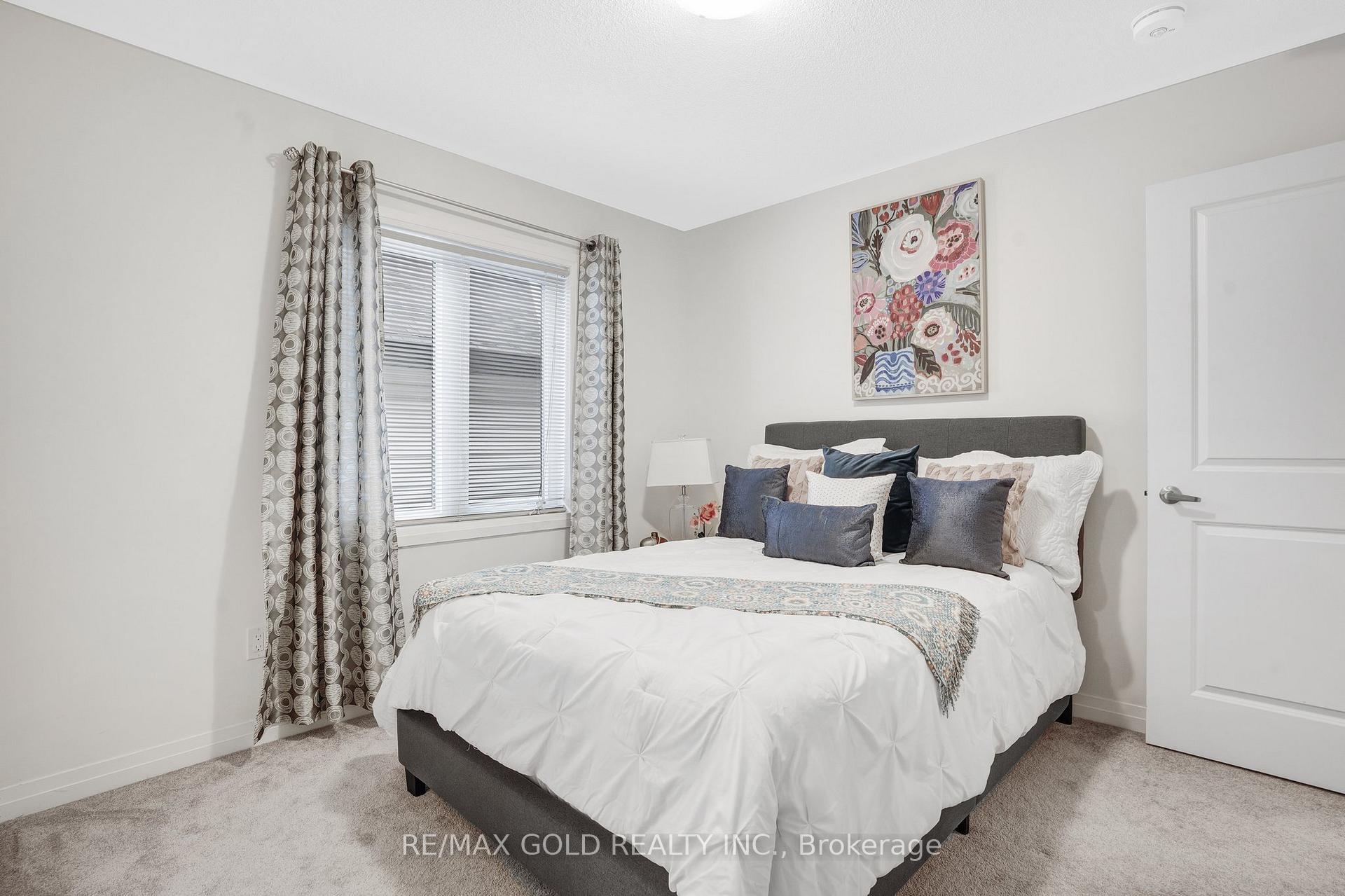 Photo 19 of 40 Weylie Street, Hamilton, Mount Hope — HOMEH