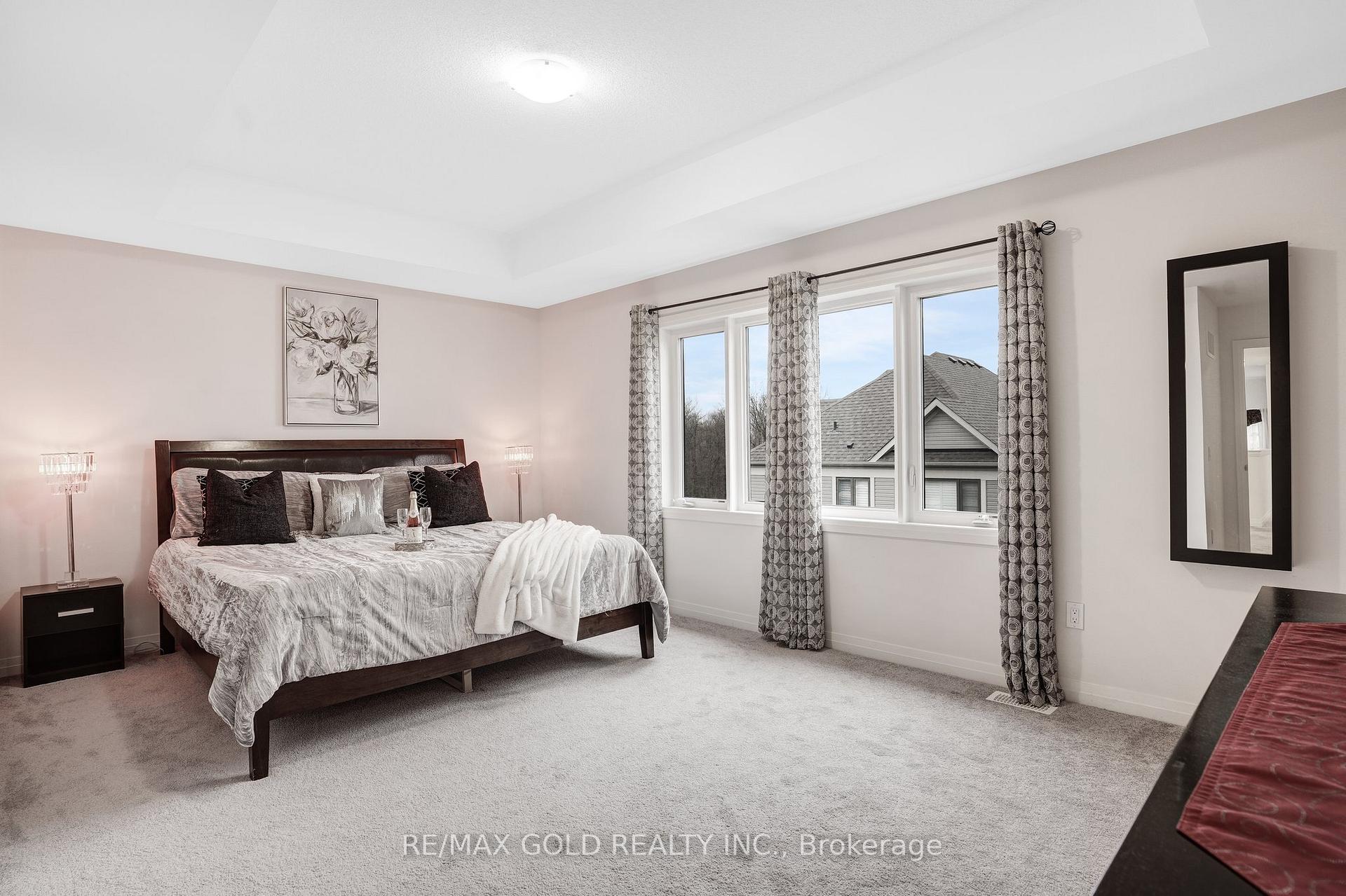 Photo 21 of 40 Weylie Street, Hamilton, Mount Hope — HOMEH