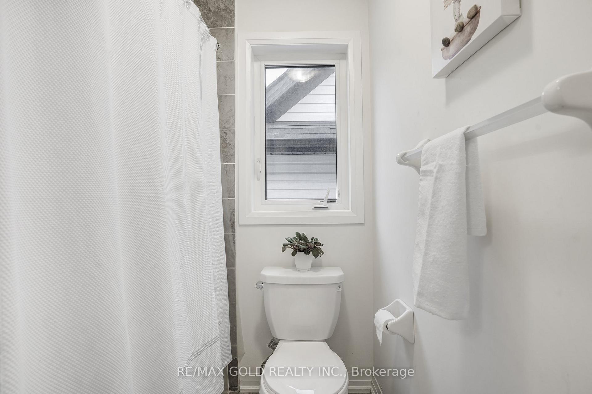 Photo 27 of 40 Weylie Street, Hamilton, Mount Hope — HOMEH
