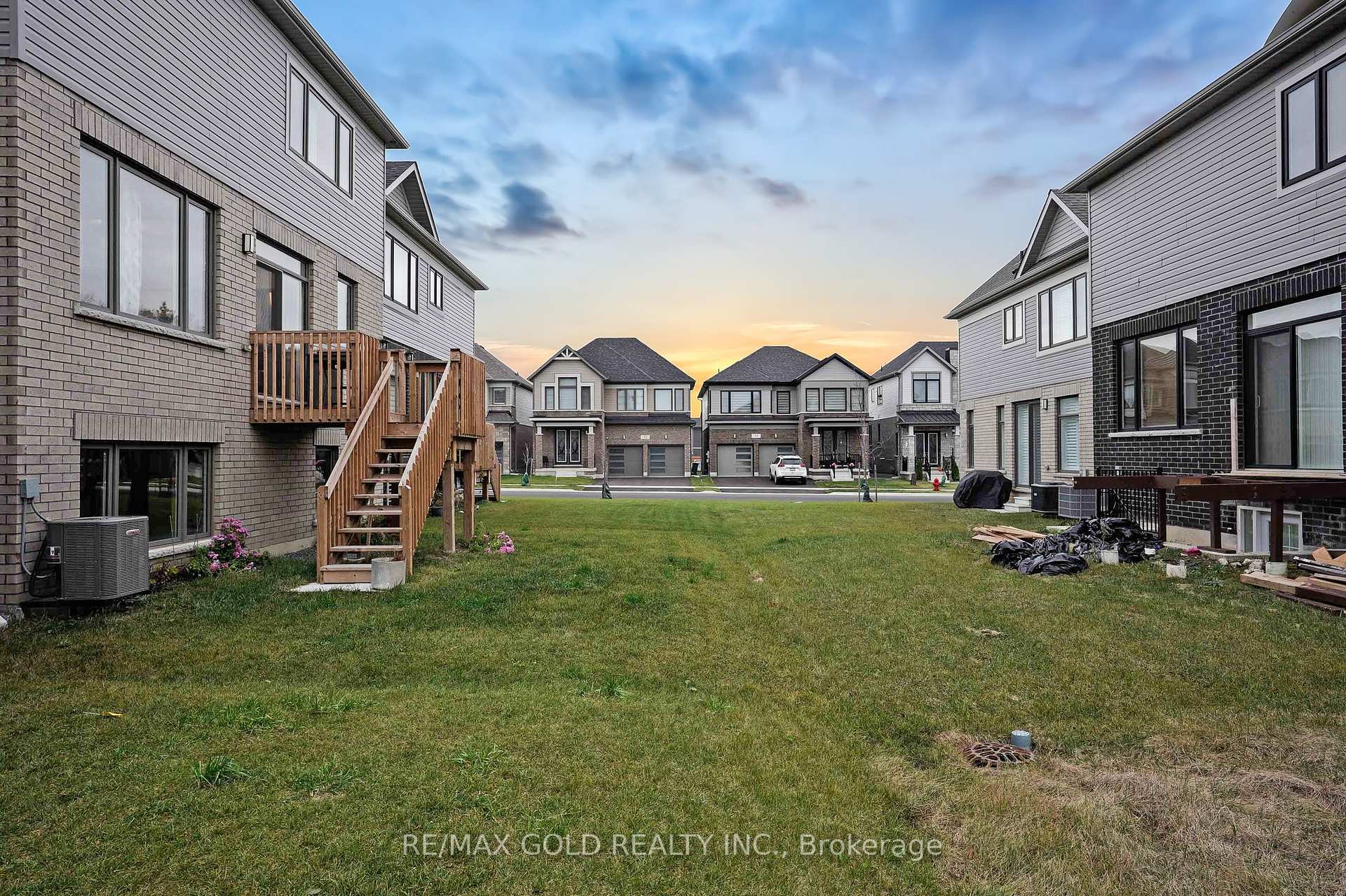 Photo 32 of 40 Weylie Street, Hamilton, Mount Hope — HOMEH