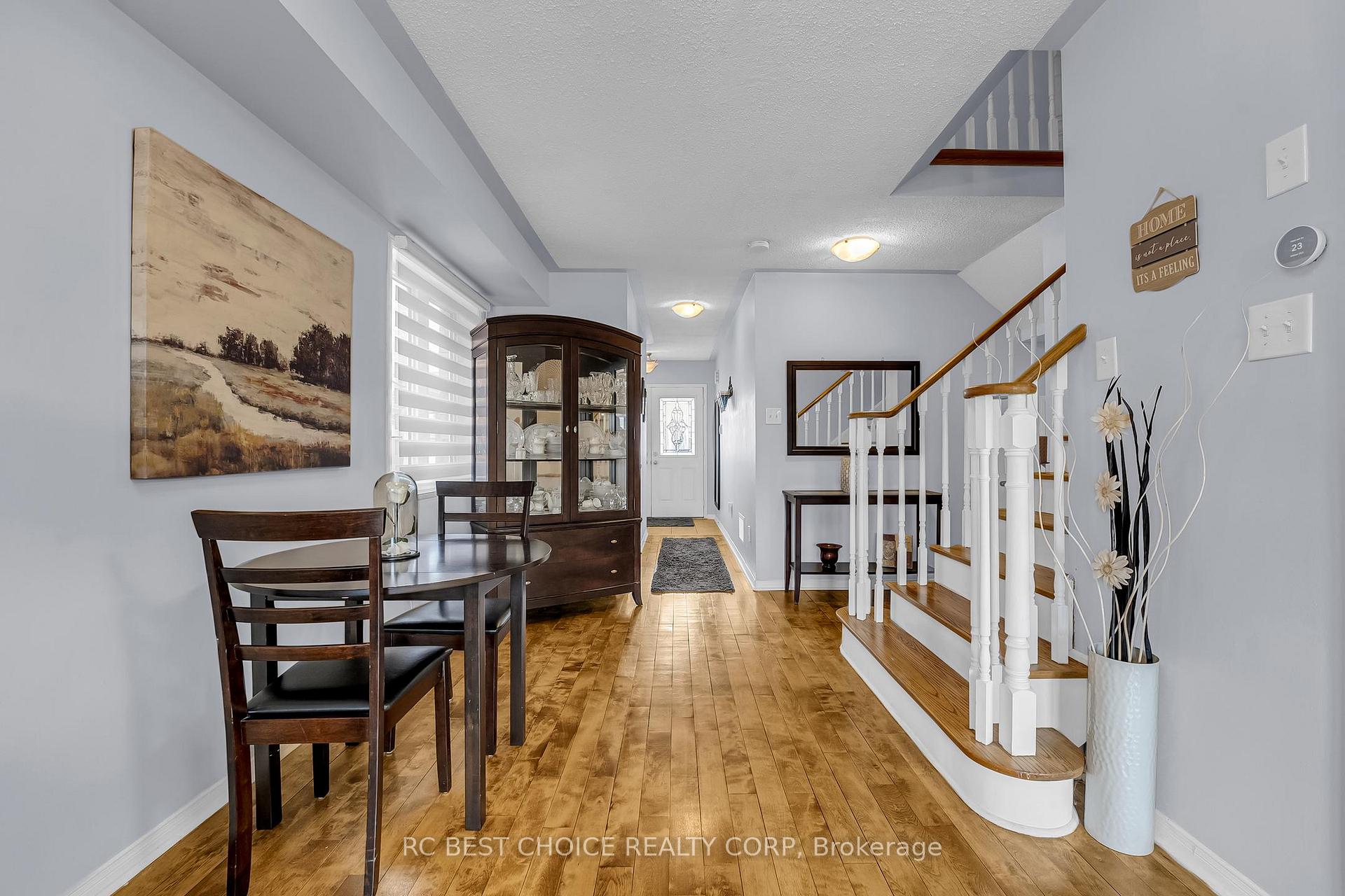 Photo 8 of 69 Roundstone Drive, Brampton, Credit Valley — HOMEH