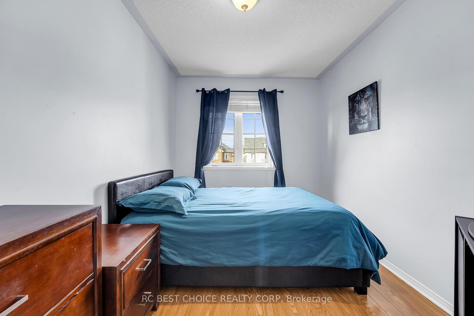 Photo 12 of 69 Roundstone Drive, Brampton, Credit Valley — HOMEH