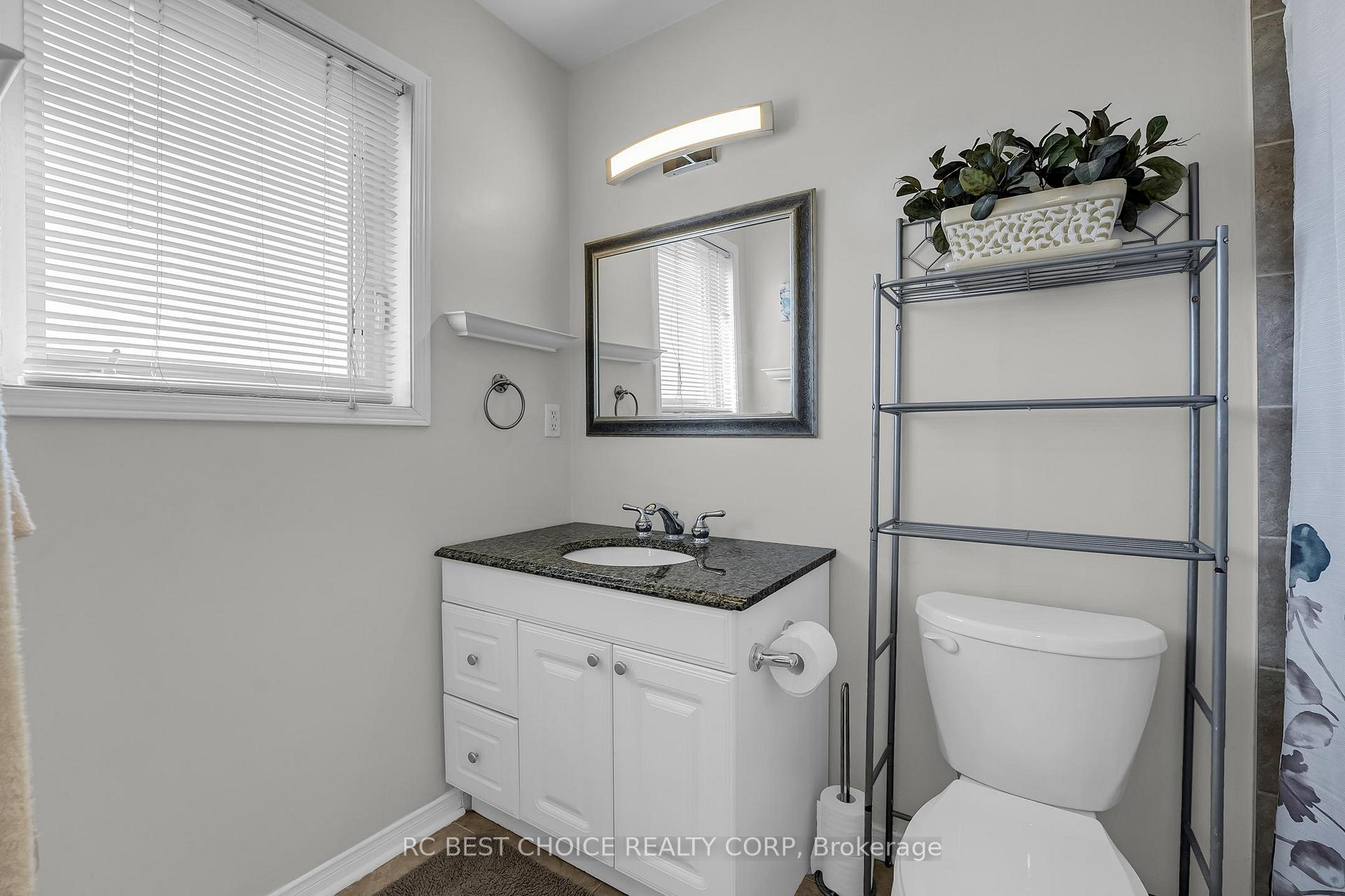 Photo 19 of 69 Roundstone Drive, Brampton, Credit Valley — HOMEH