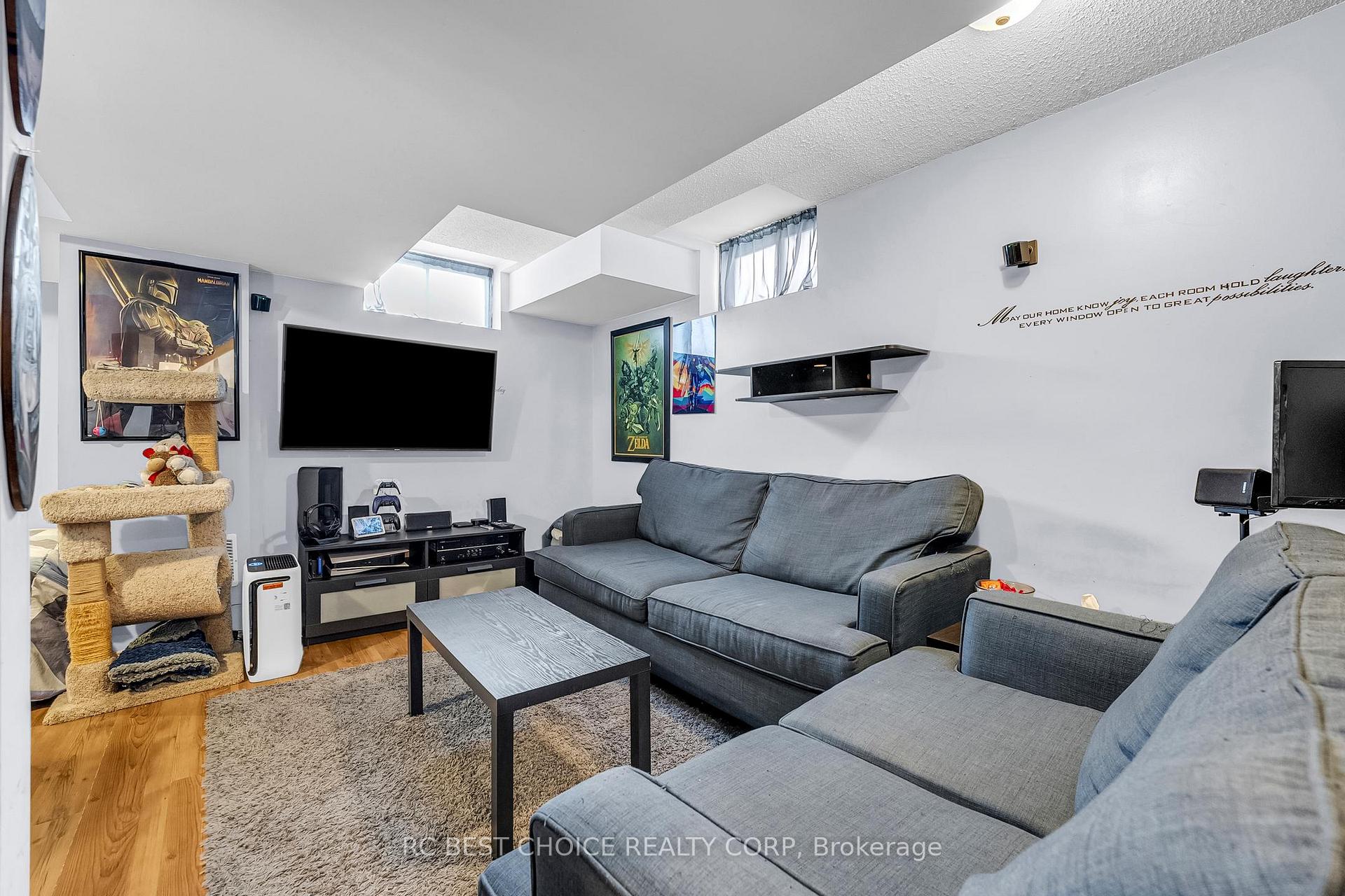 Photo 22 of 69 Roundstone Drive, Brampton, Credit Valley — HOMEH