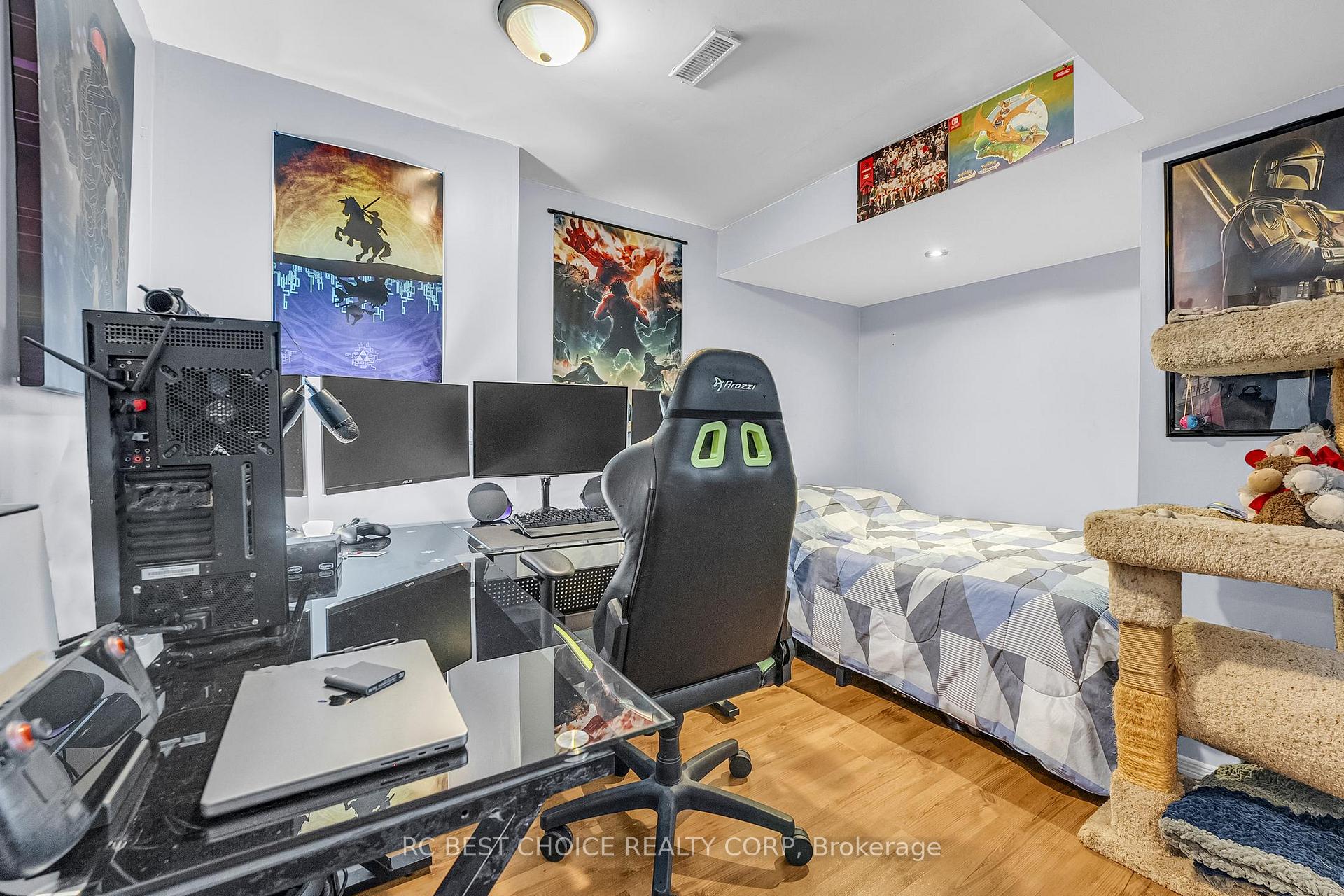 Photo 20 of 69 Roundstone Drive, Brampton, Credit Valley — HOMEH