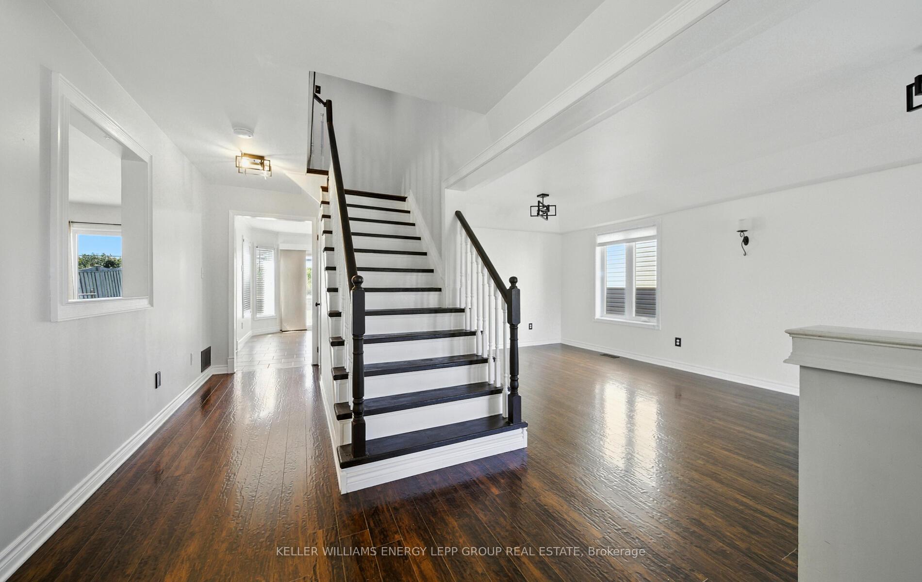 Photo 7 of 6 Hammond Street, Clarington, Bowmanville — HOMEH