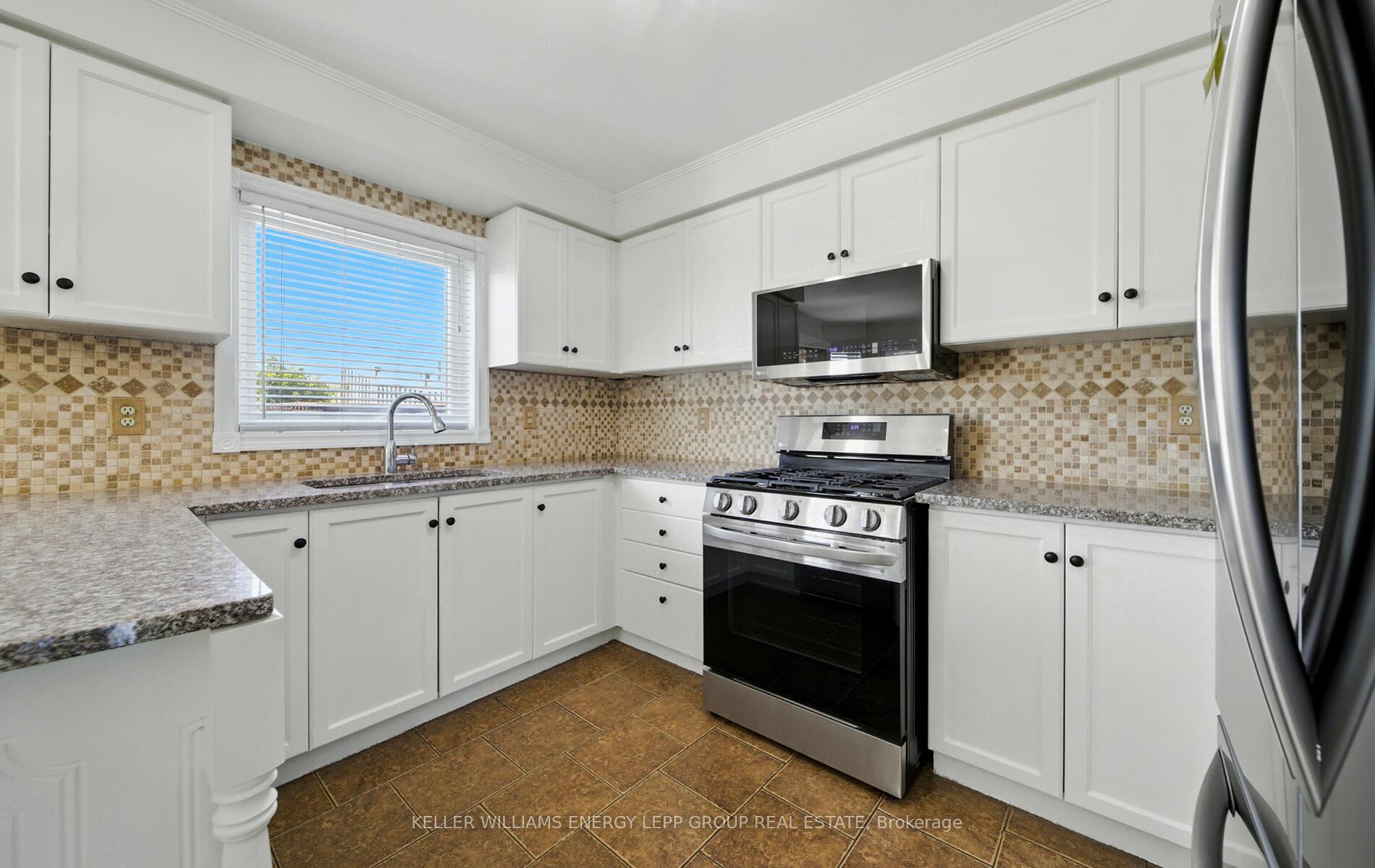 Photo 14 of 6 Hammond Street, Clarington, Bowmanville — HOMEH